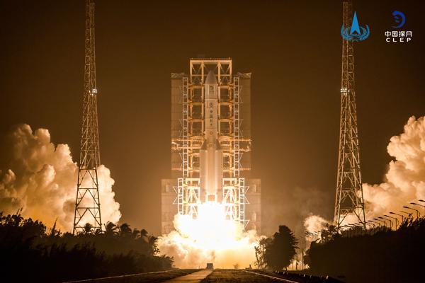 Chang'e 5 photograph 2: CNSA — Chang'e 5 sample capsule returned to Earth, December 16, 2020, containing 1,731 g of lunar material. (CNSA, public domain)