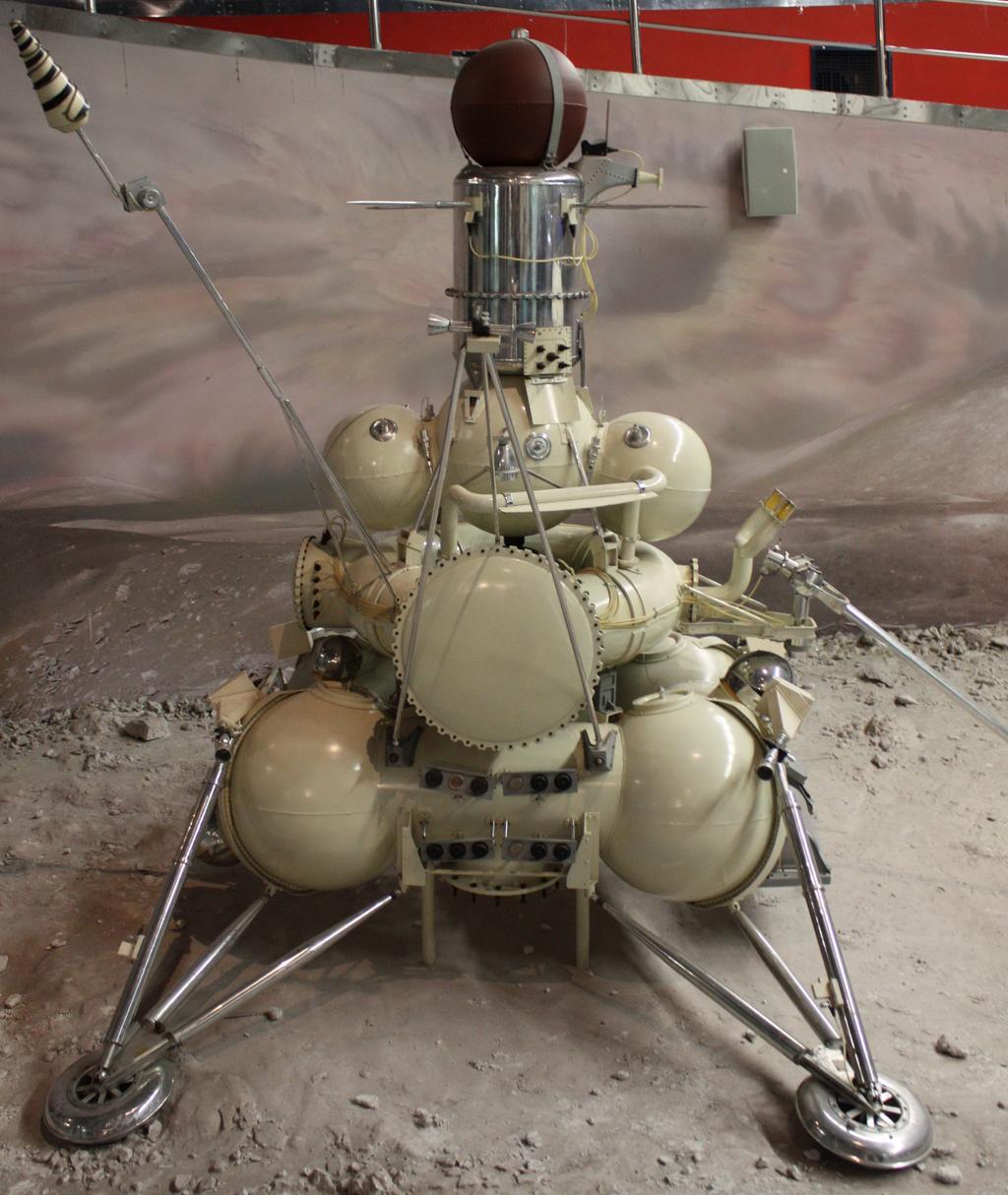 Luna 16 photograph 2: NASA/NSSDC — Luna 16 mission technical diagram showing the drilling and ascent stage operations. (Public domain)