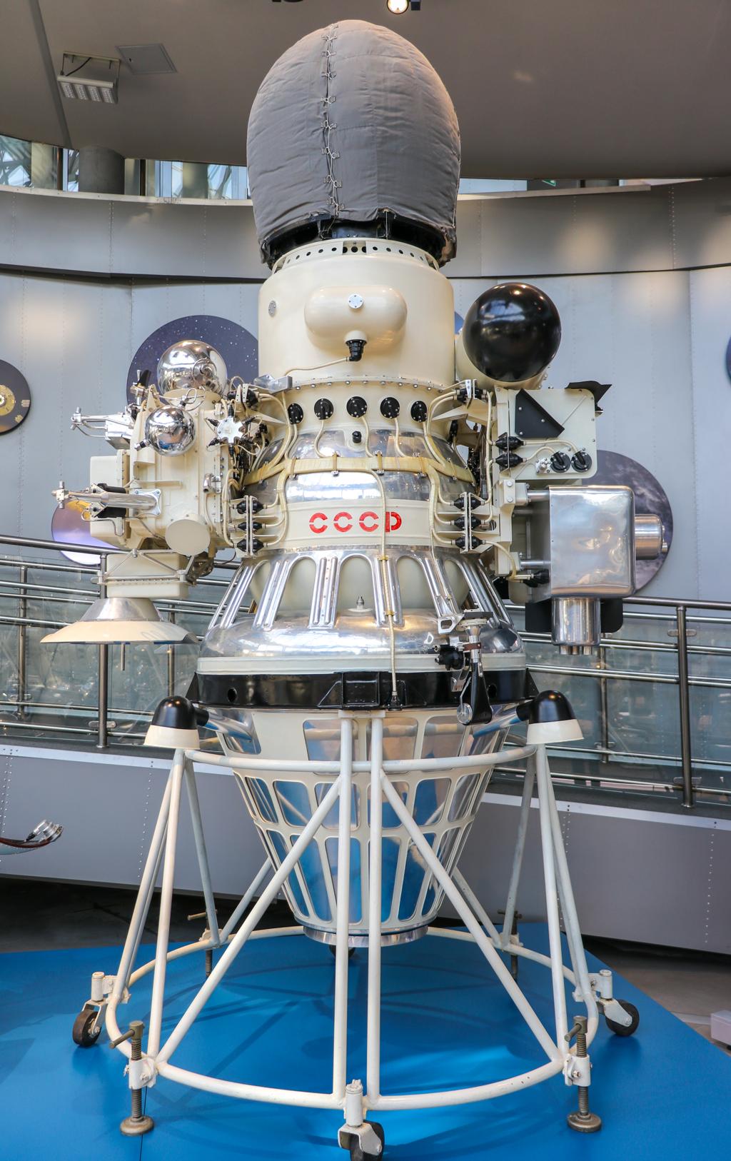 Luna 9 photograph 1: NASA/NSSDC — Luna 9 lander spacecraft model. First soft landing on the Moon, February 3, 1966, Oceanus Procellarum. (Public domain)